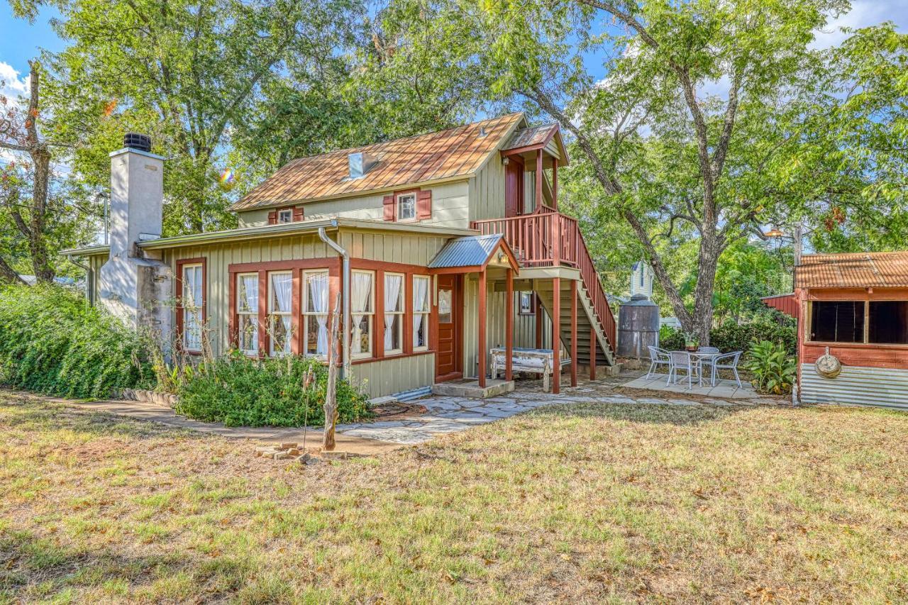 Cosmos Cottage Fredericksburg Exterior photo
